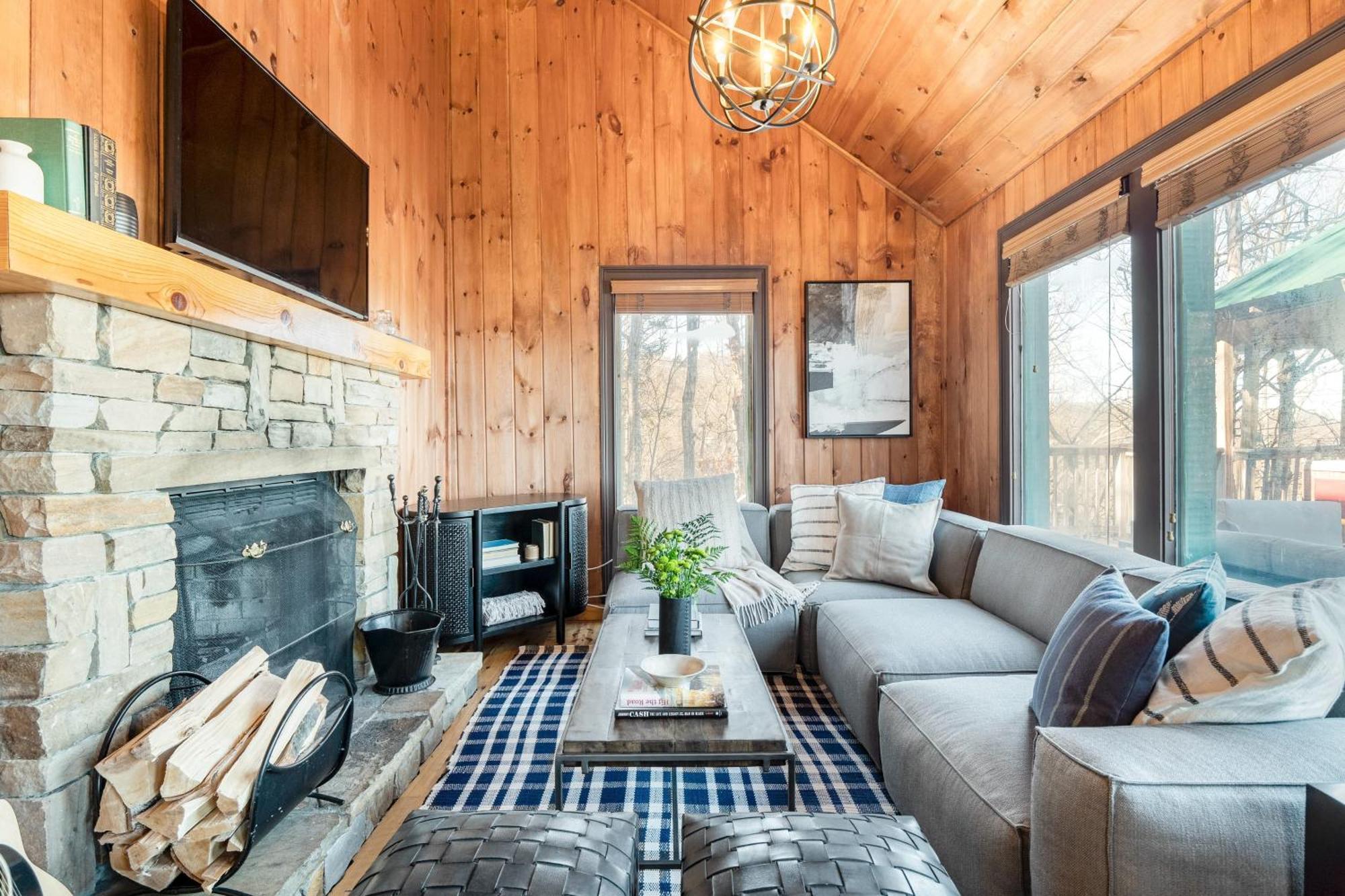 Fontana By Avantstay Gorgeous Mountain Cabin W Views Hot Tub Game Room ガトリンバーグ エクステリア 写真